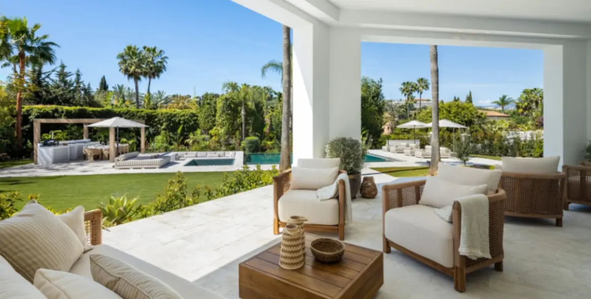 Sale of detached villa in Nueva Andalucía 12