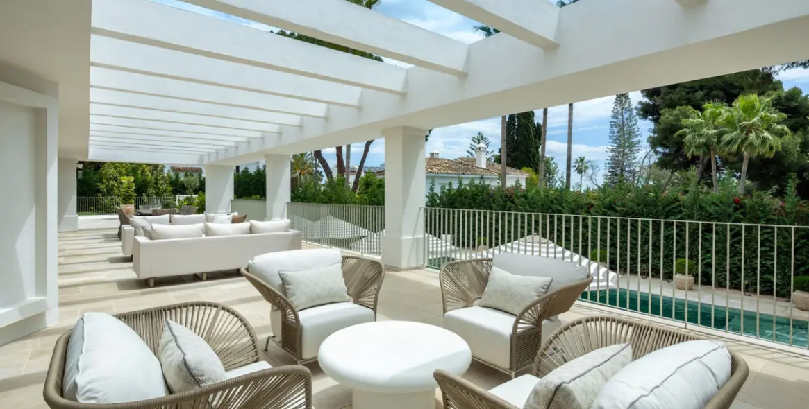 Sale of detached villa in Marbella (district Nagüeles) 2