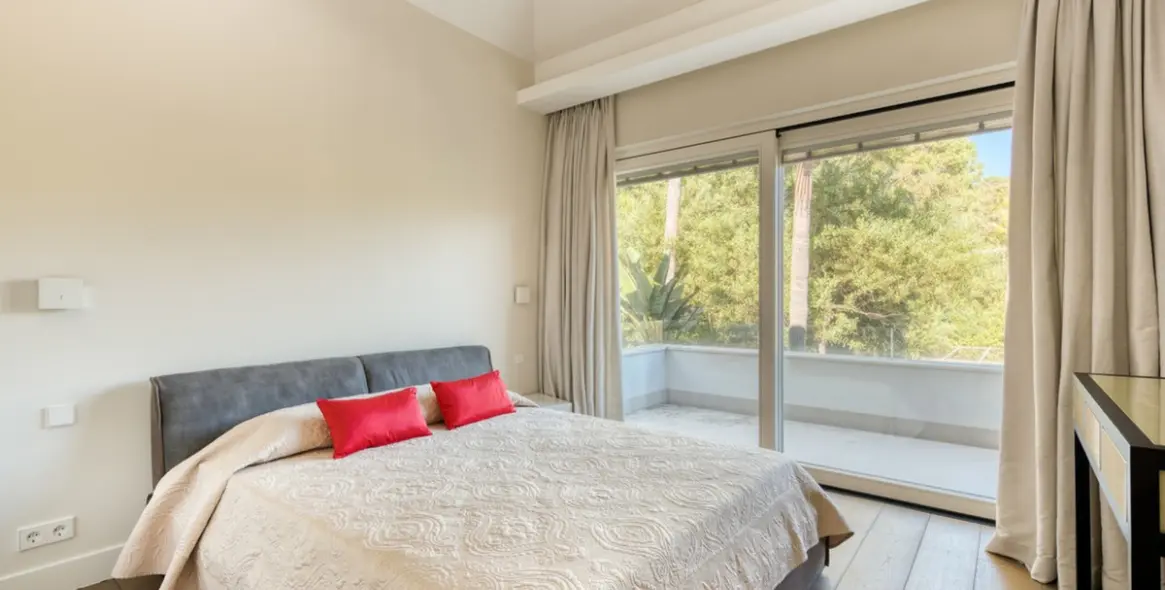 Продажа  отдельно стоящей виллы в La Zagaleta 13