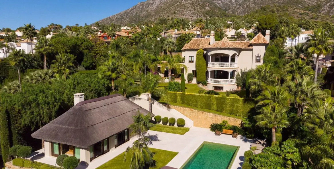 Sale of detached villa in Marbella (district Marbella) 1