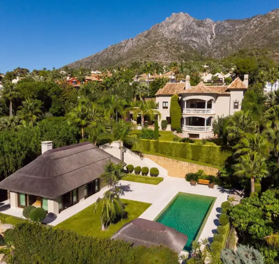 Detached villa R4991797