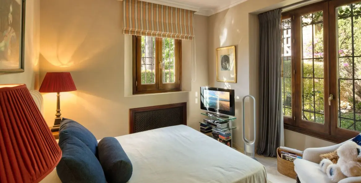 Sale of detached villa in Marbella (district Marbella) 10