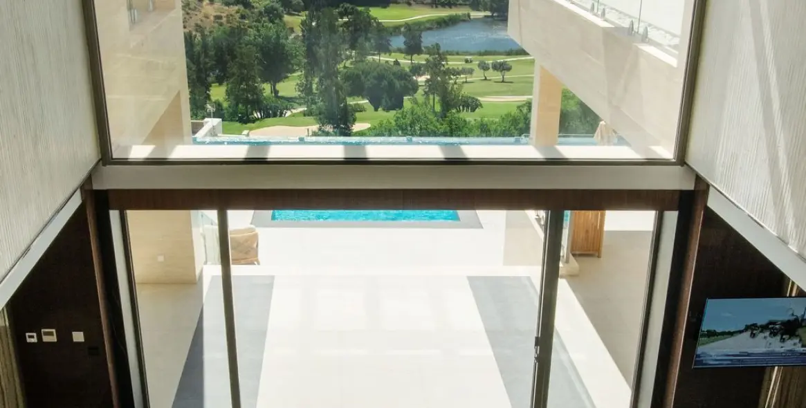 Продажа  отдельно стоящей виллы в Benahavís 12