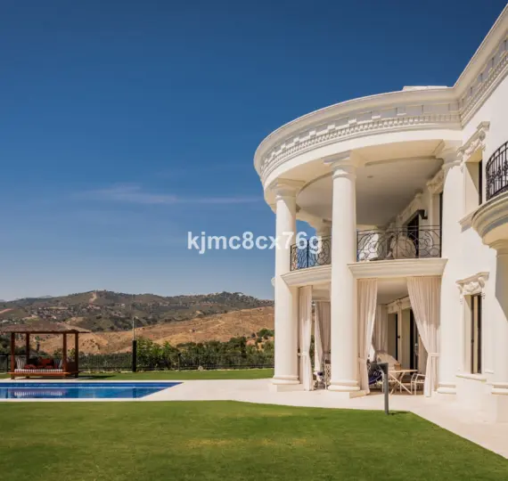 Oтдельно стоящая вилла R3849802