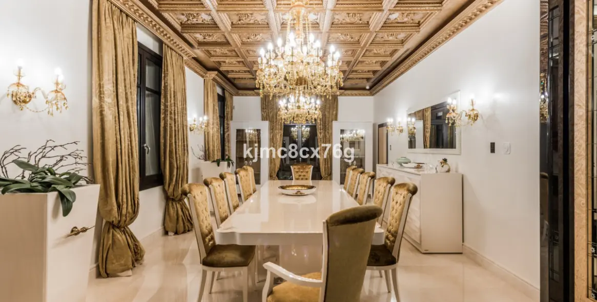 Продажа  отдельно стоящей виллы в Marbella East (район Hacienda Las Chapas) 7