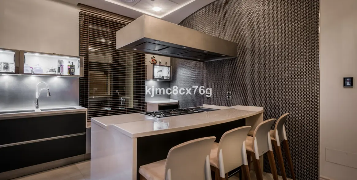 Продажа  отдельно стоящей виллы в Marbella East (район Hacienda Las Chapas) 8