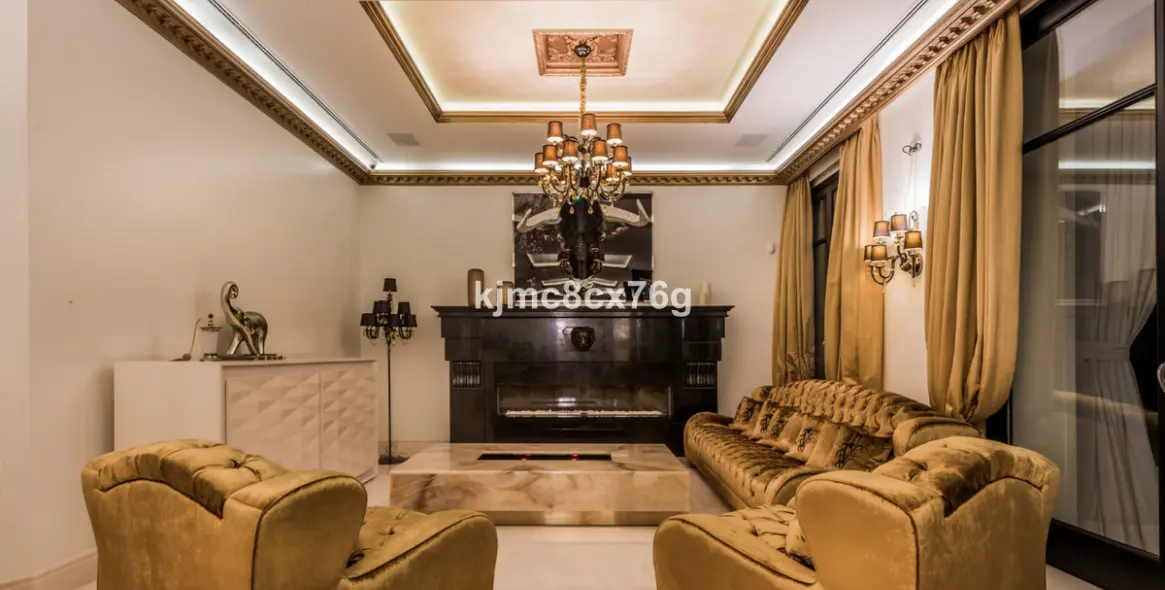 Sale of detached villa in Hacienda Las Chapas 13