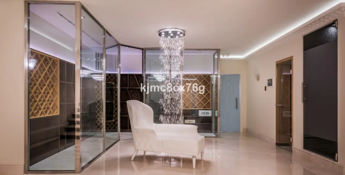 Sale of detached villa in Hacienda Las Chapas 24