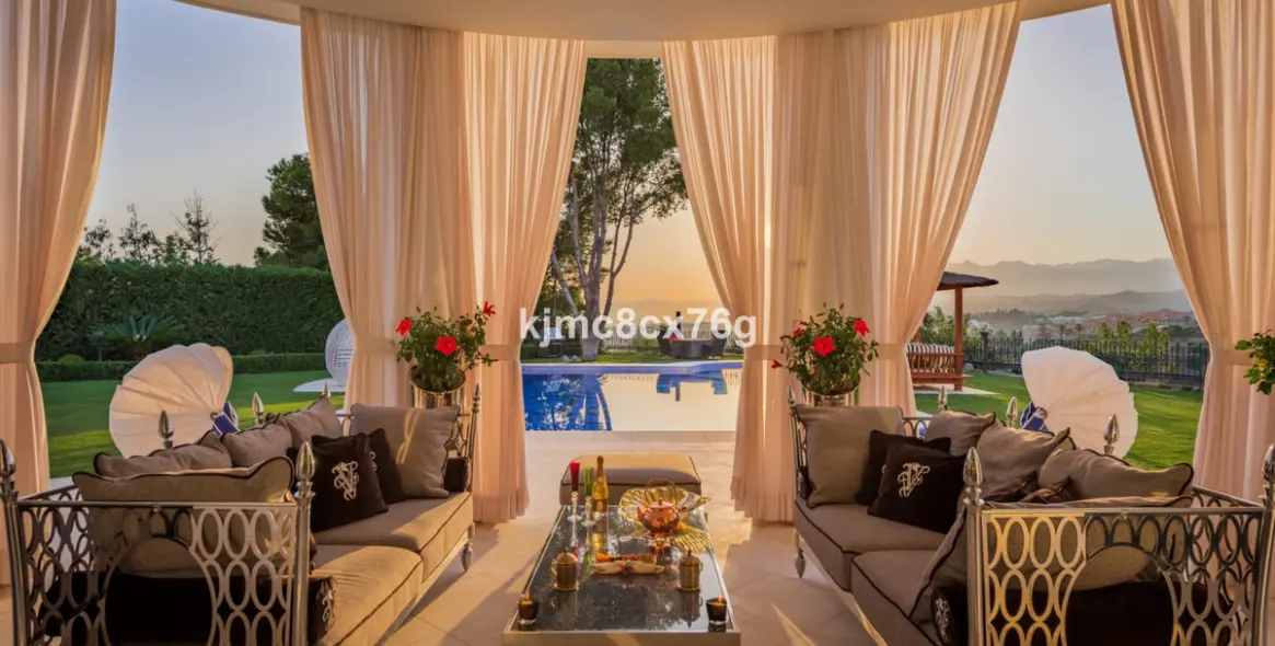 Sale of detached villa in Hacienda Las Chapas 32