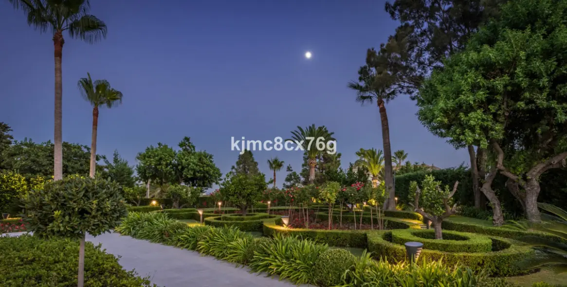 Sale of detached villa in Hacienda Las Chapas 37