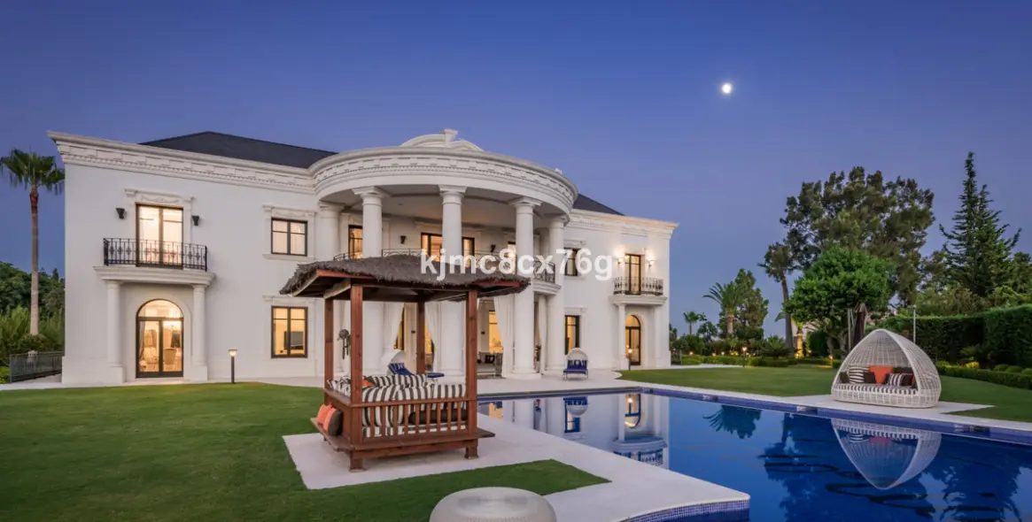 Sale of detached villa in Hacienda Las Chapas 41