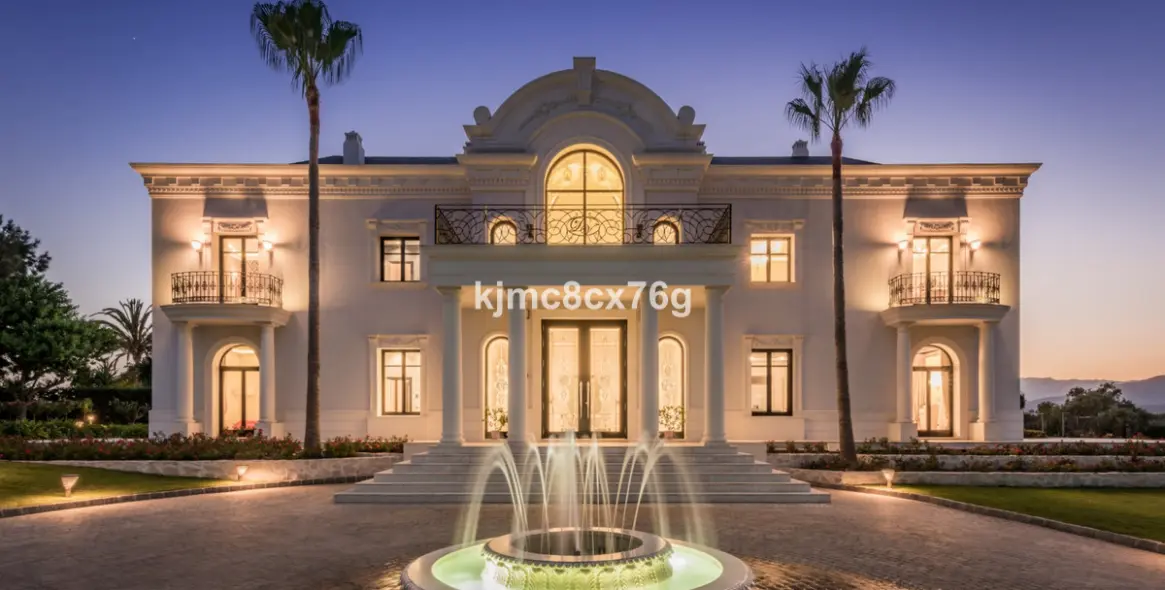 Sale of detached villa in Hacienda Las Chapas 43