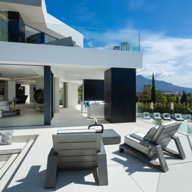 Sale of detached villa in Benahavís