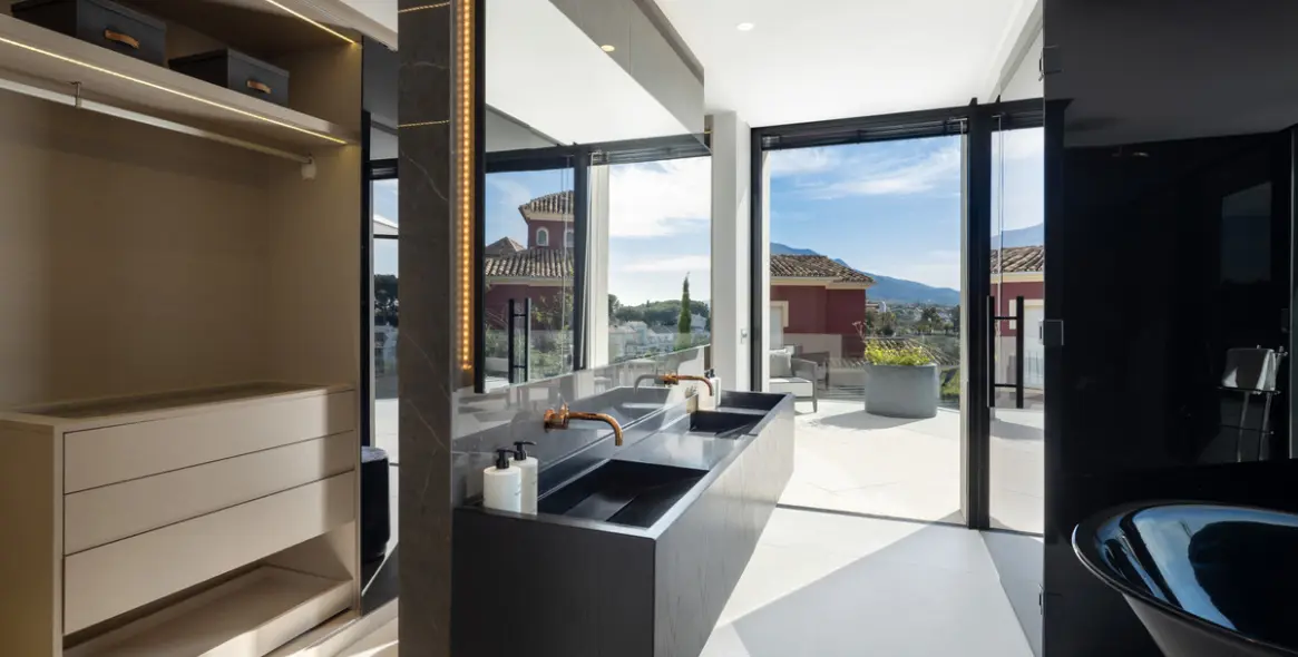 Продажа  отдельно стоящей виллы в Benahavís 29