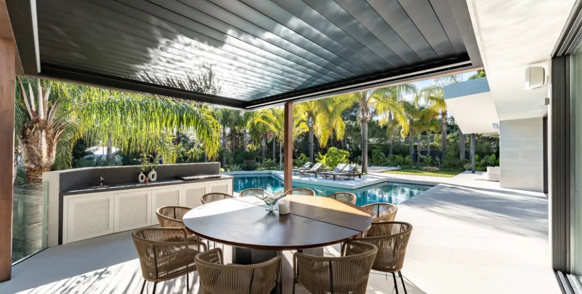 Продажа  отдельно стоящей виллы в Marbella East (район Hacienda Las Chapas) 2