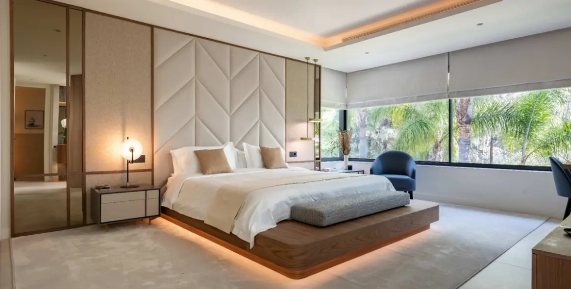 Продажа  отдельно стоящей виллы в Marbella East (район Hacienda Las Chapas) 3