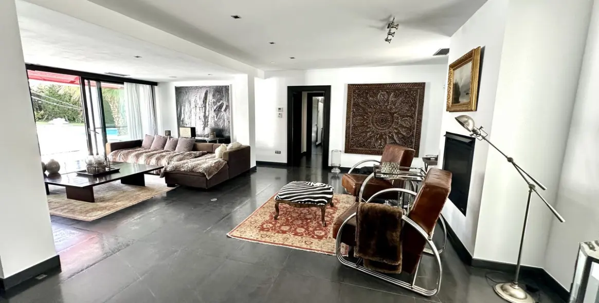 Sale of detached villa in Guadalmina Baja 3