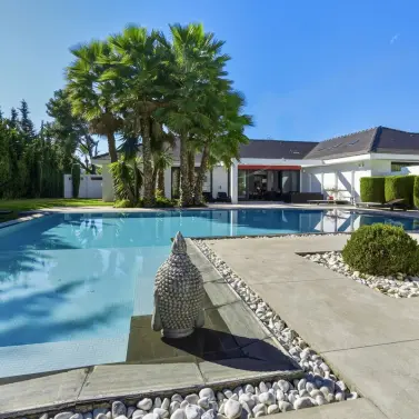 Venta de villa independiente en Guadalmina Baja