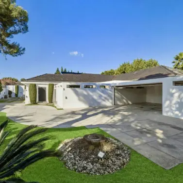 Venta de villa independiente en Guadalmina Baja