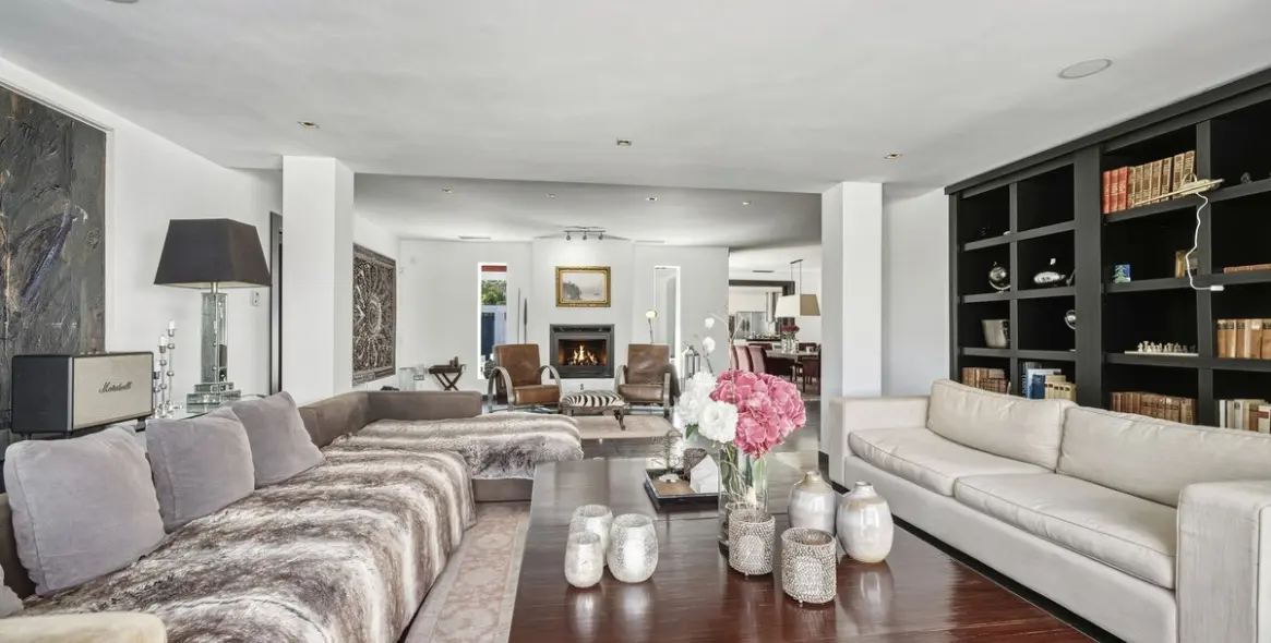 Sale of detached villa in Guadalmina Baja 21