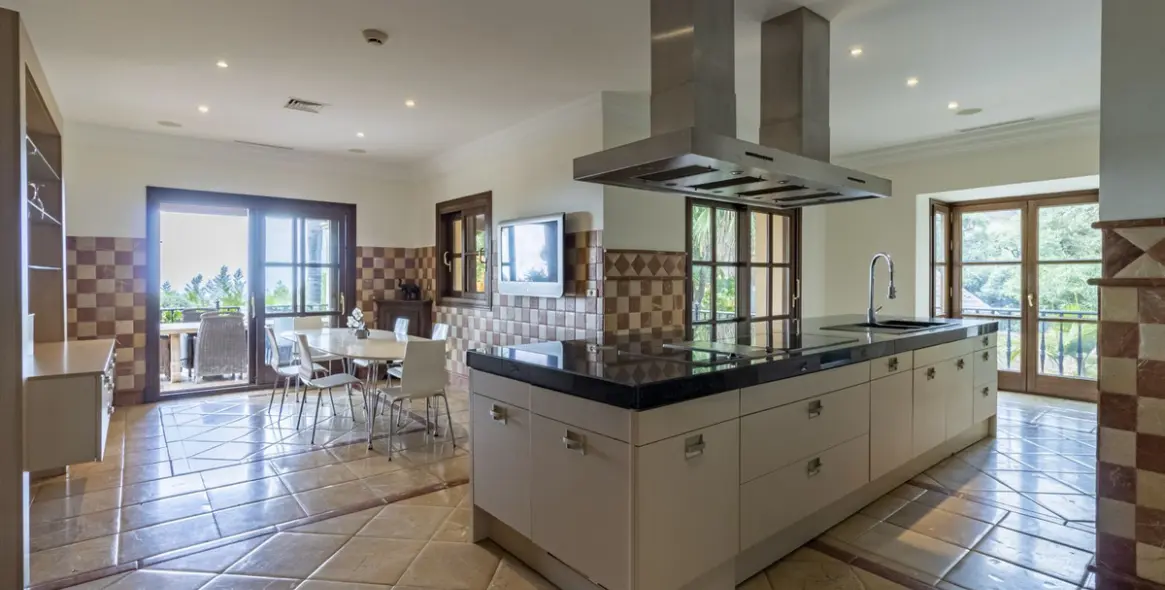 Venta de villa independiente en La Zagaleta 14