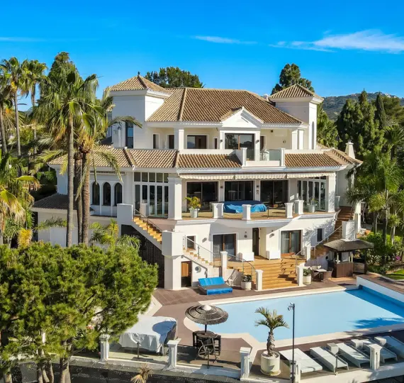 Oтдельно стоящая вилла R4739728