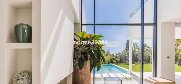 Venta de villa independiente en Aloha 0