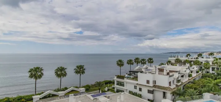 Penthouse R5042191 1