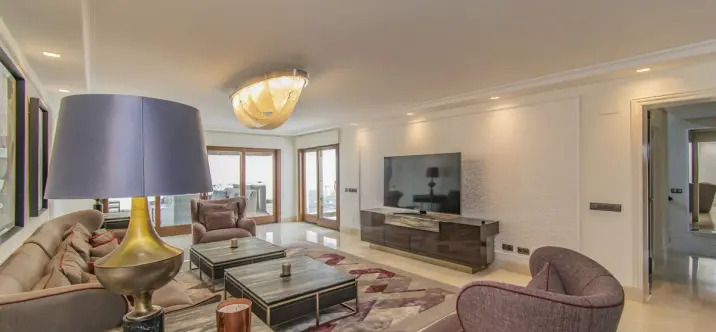 Penthouse R5042191 2