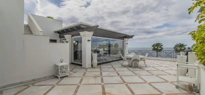 Penthouse R5042191 3