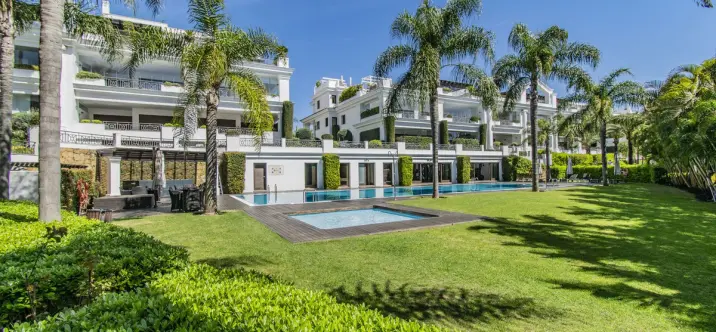 Penthouse R5042191 4