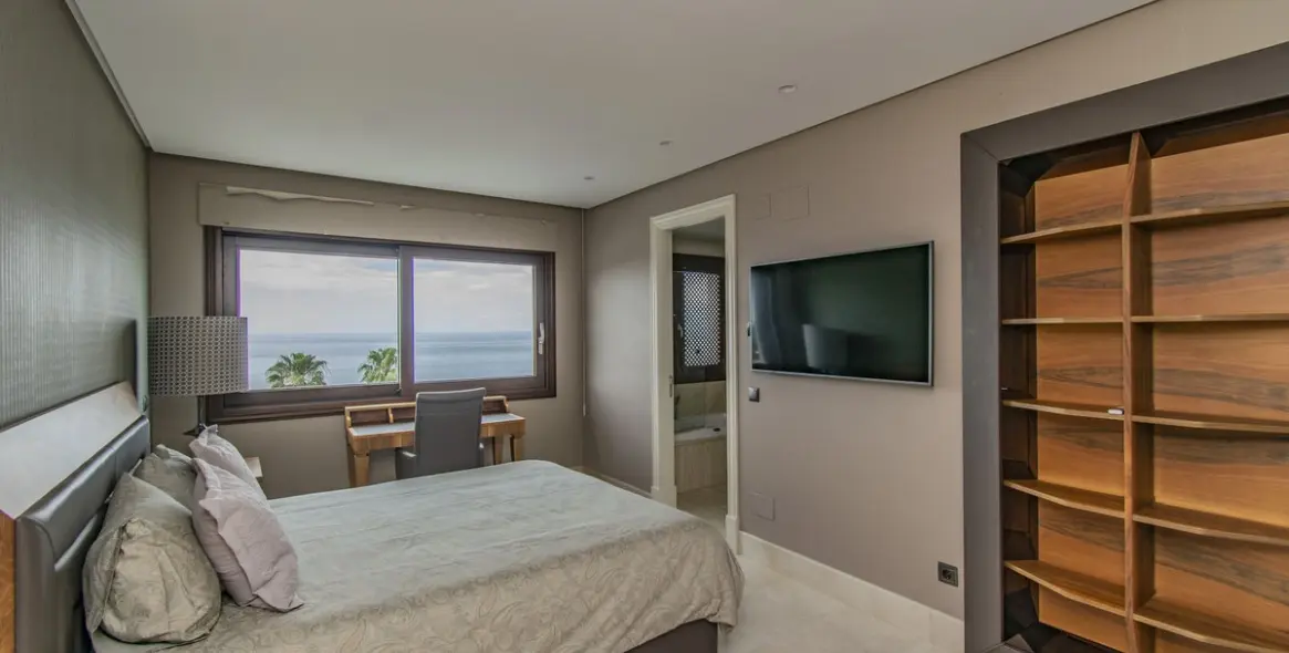 Sale of penthouse in Estepona (district Estepona) 9