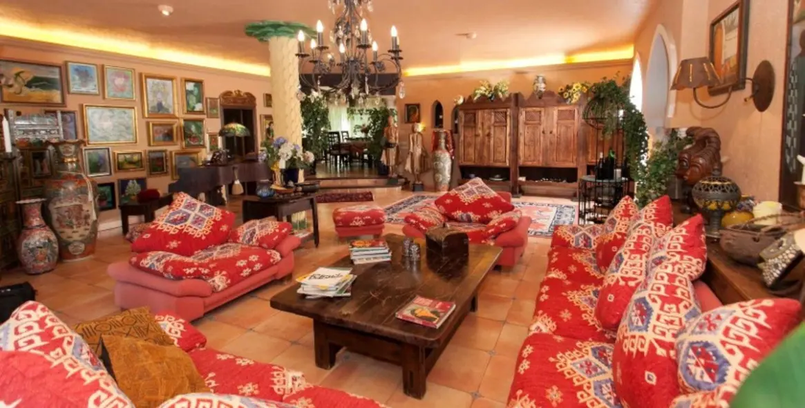 Sale of detached villa in Cerros del Aguila 2