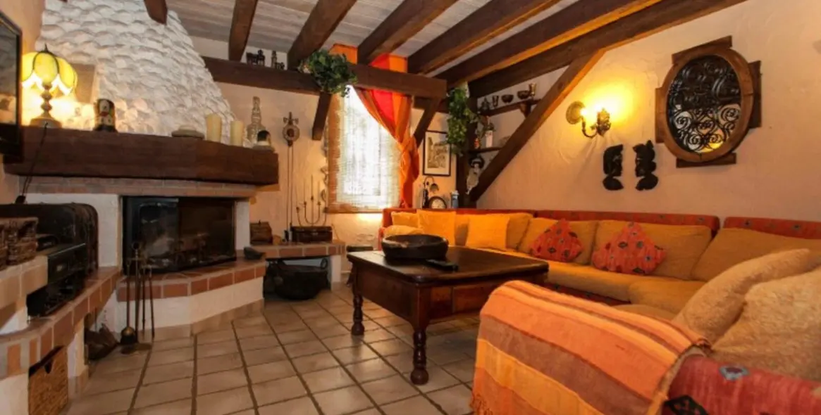 Sale of detached villa in Cerros del Aguila 7