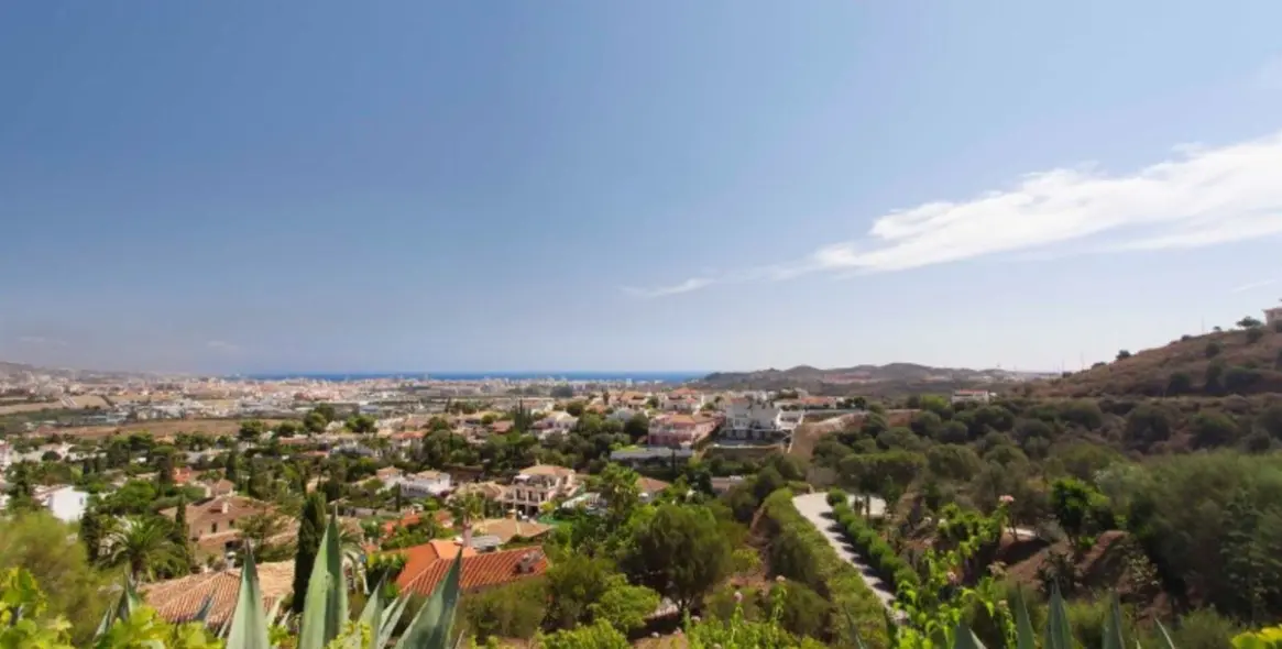 Sale of detached villa in Cerros del Aguila 18