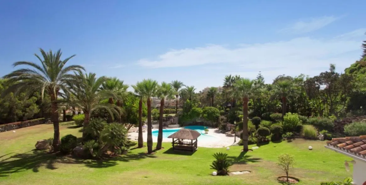 Sale of detached villa in Cerros del Aguila 19