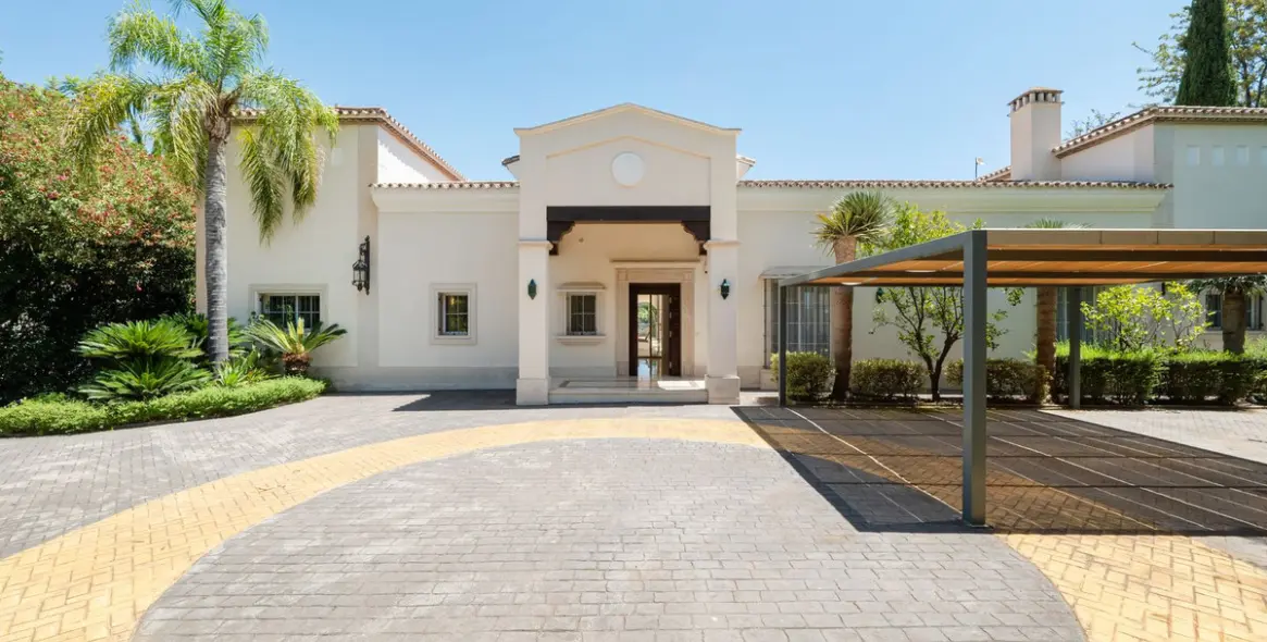 Продажа  отдельно стоящей виллы в Benahavís (район Benahavís) 3