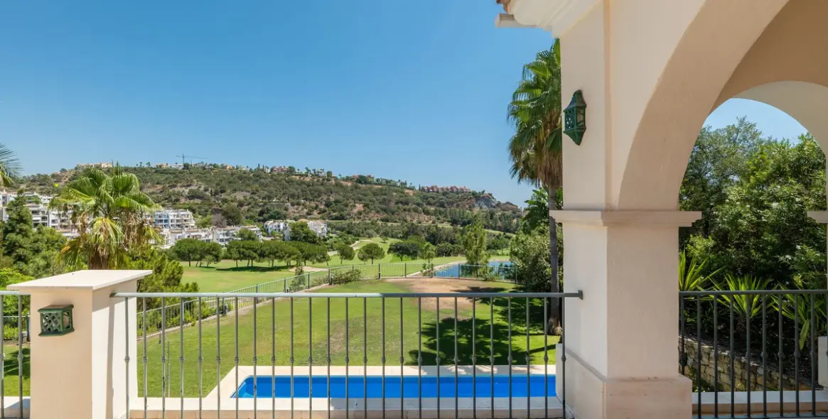 Продажа  отдельно стоящей виллы в Benahavís (район Benahavís) 6