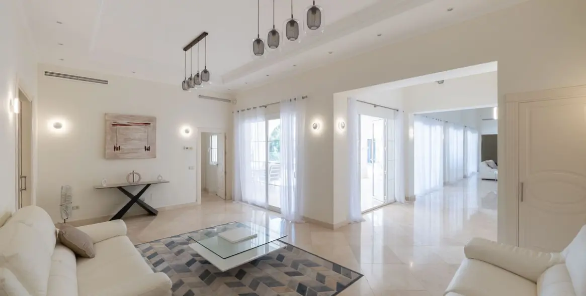 Sale of detached villa in Benahavís 13