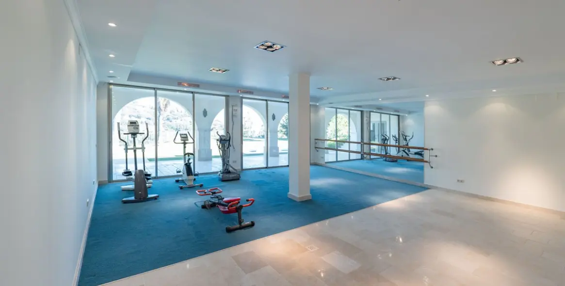 Sale of detached villa in Benahavís 14