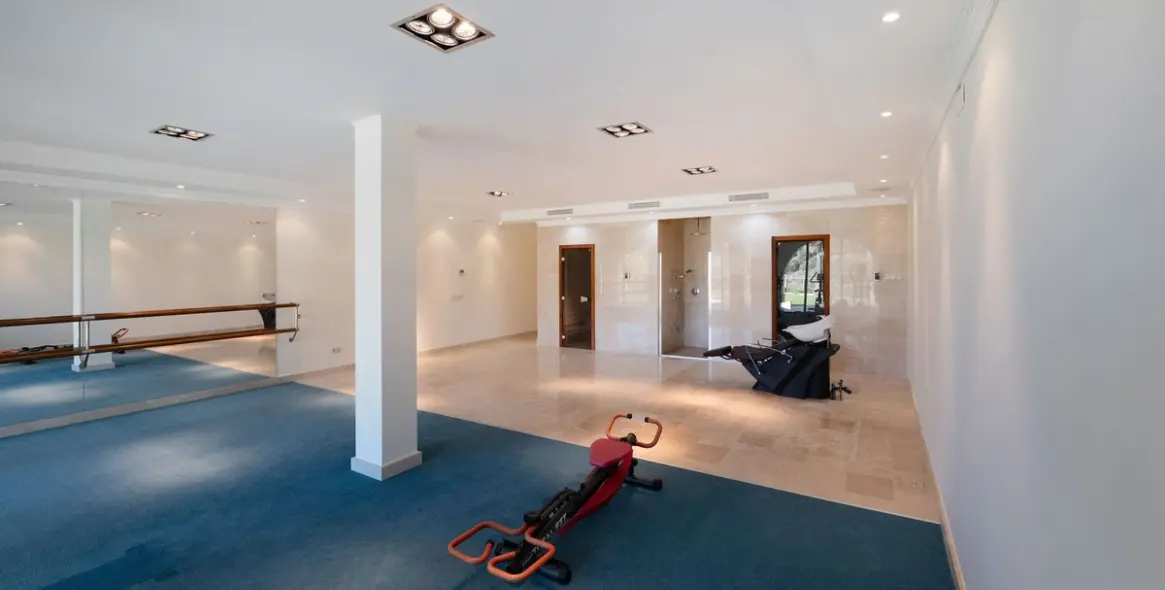 Sale of detached villa in Benahavís 15