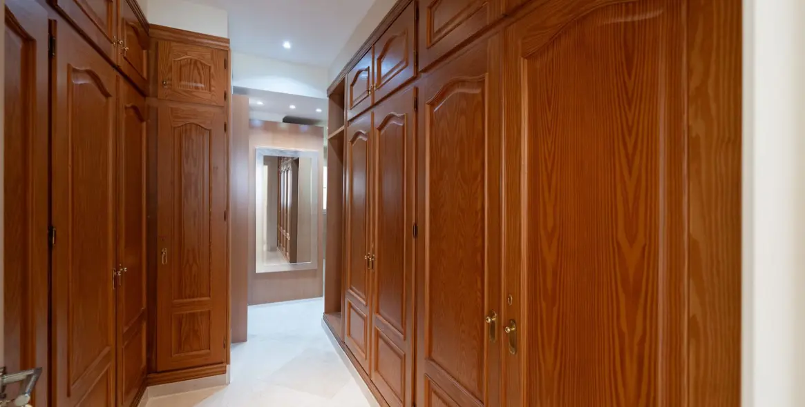 Sale of detached villa in Los Arqueros 10