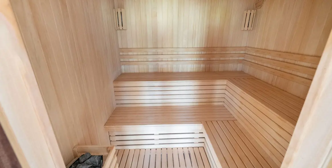 Sale of detached villa in Los Arqueros 17