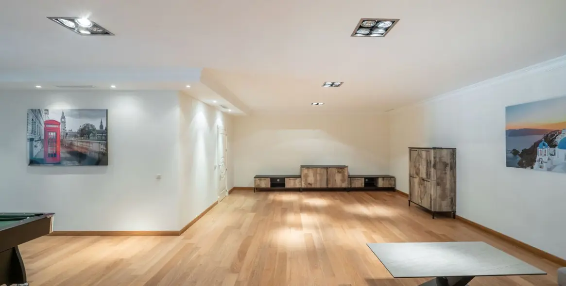 Sale of detached villa in Los Arqueros 23