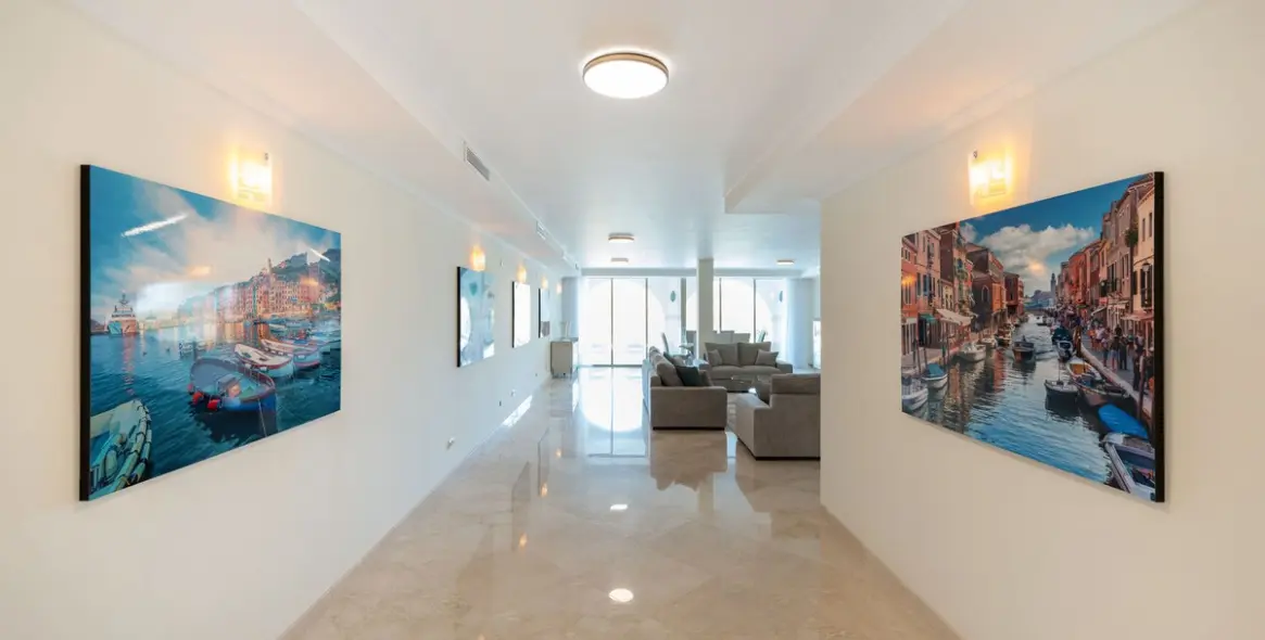 Sale of detached villa in Los Arqueros 24