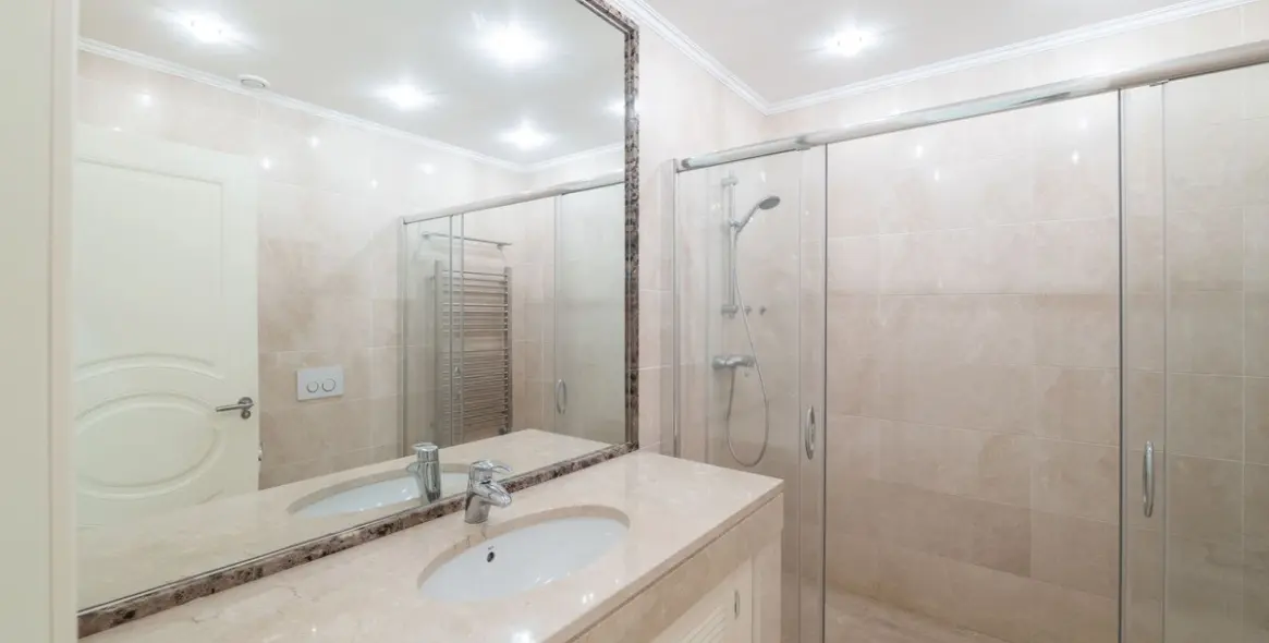 Sale of detached villa in Los Arqueros 30