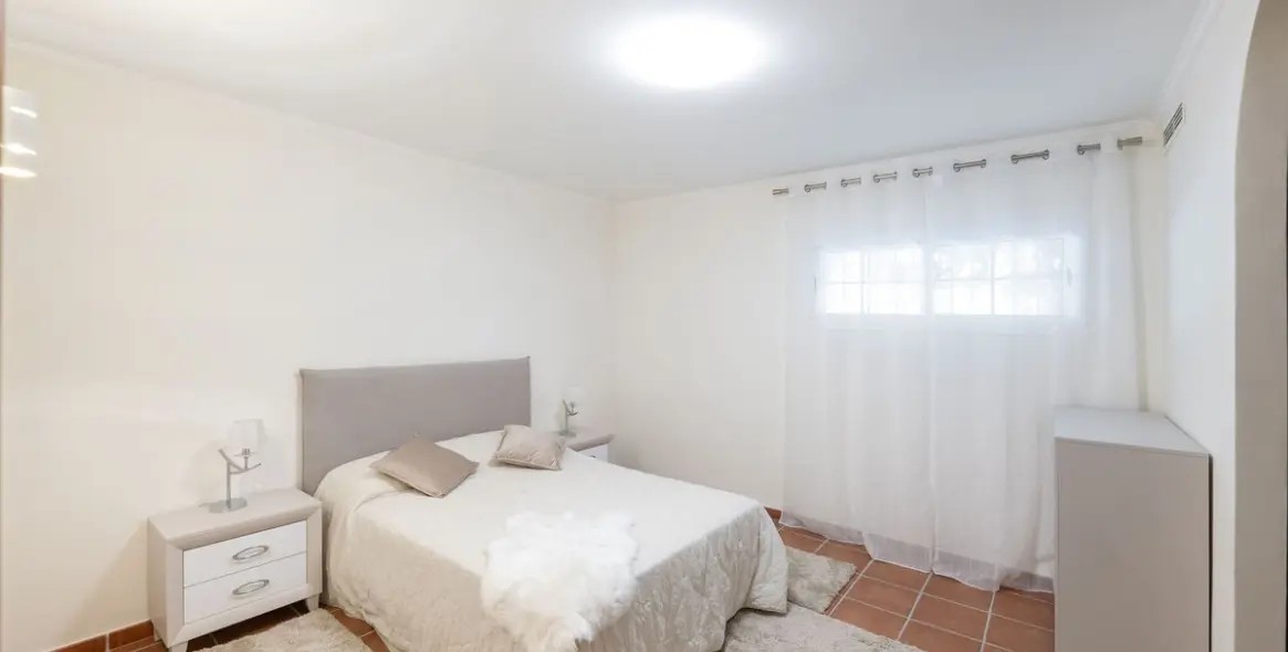 Sale of detached villa in Los Arqueros 34