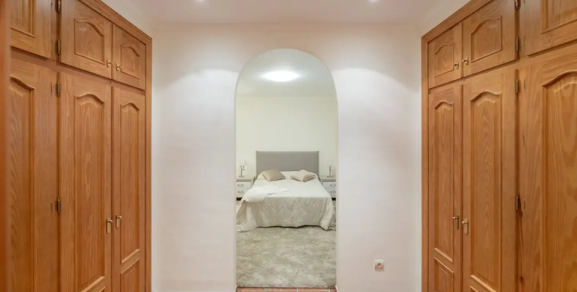 Sale of detached villa in Los Arqueros 35