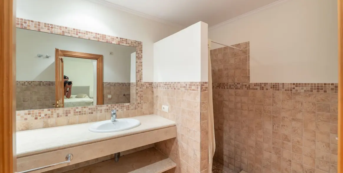 Sale of detached villa in Los Arqueros 37