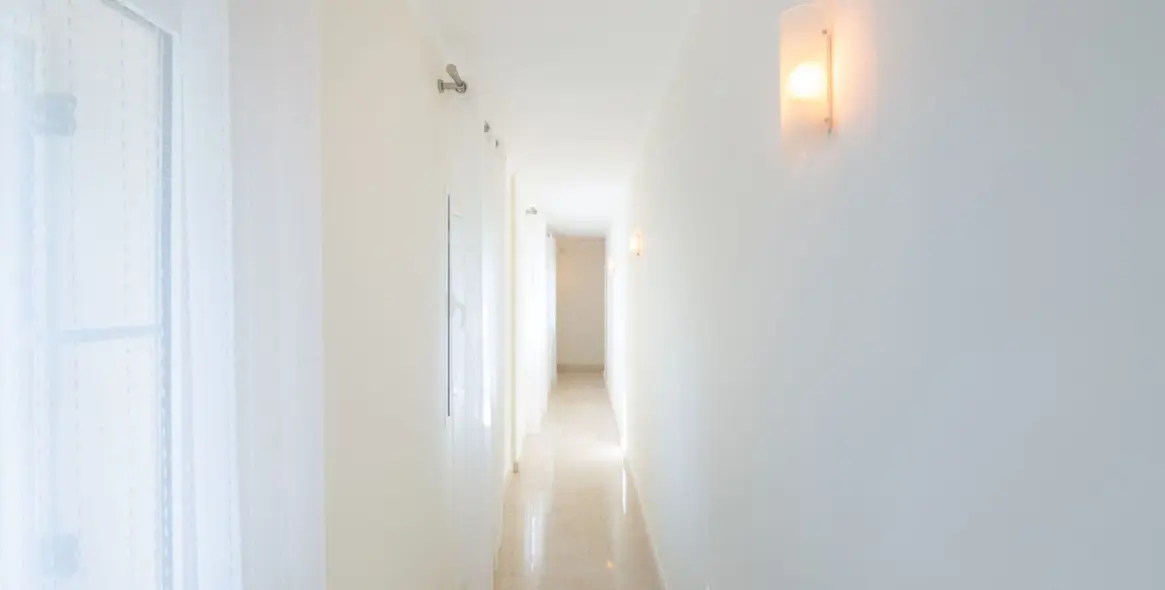 Sale of detached villa in Los Arqueros 49